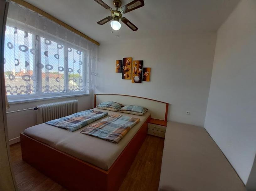 Apartmanovy Dom Grand Štúrovo Exterior foto