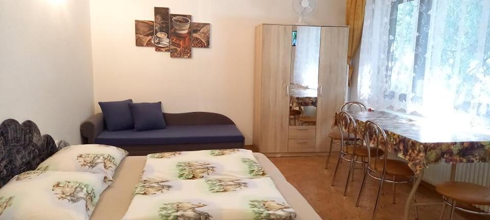 Apartmanovy Dom Grand Štúrovo Exterior foto