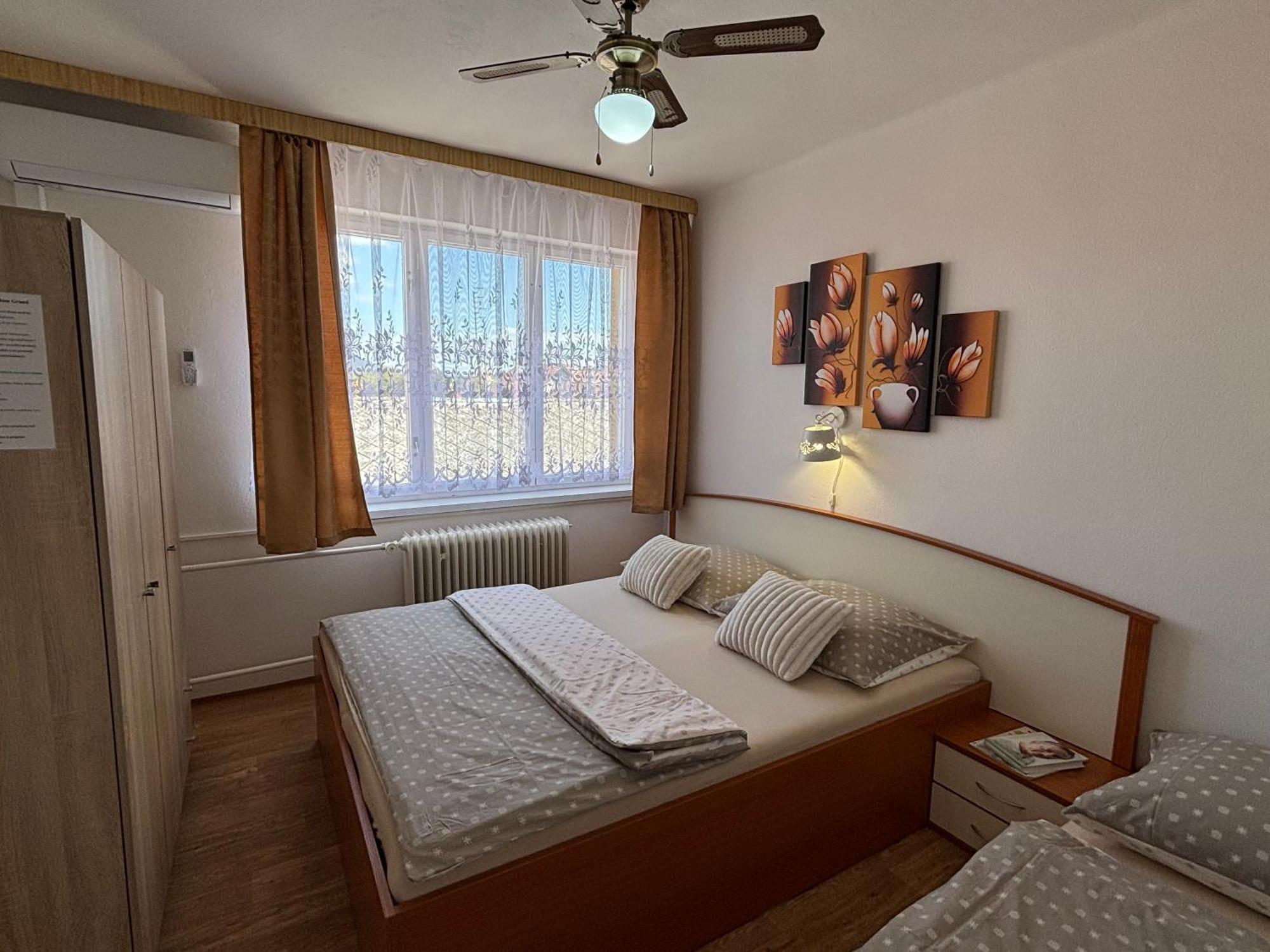 Apartmanovy Dom Grand Štúrovo Exterior foto