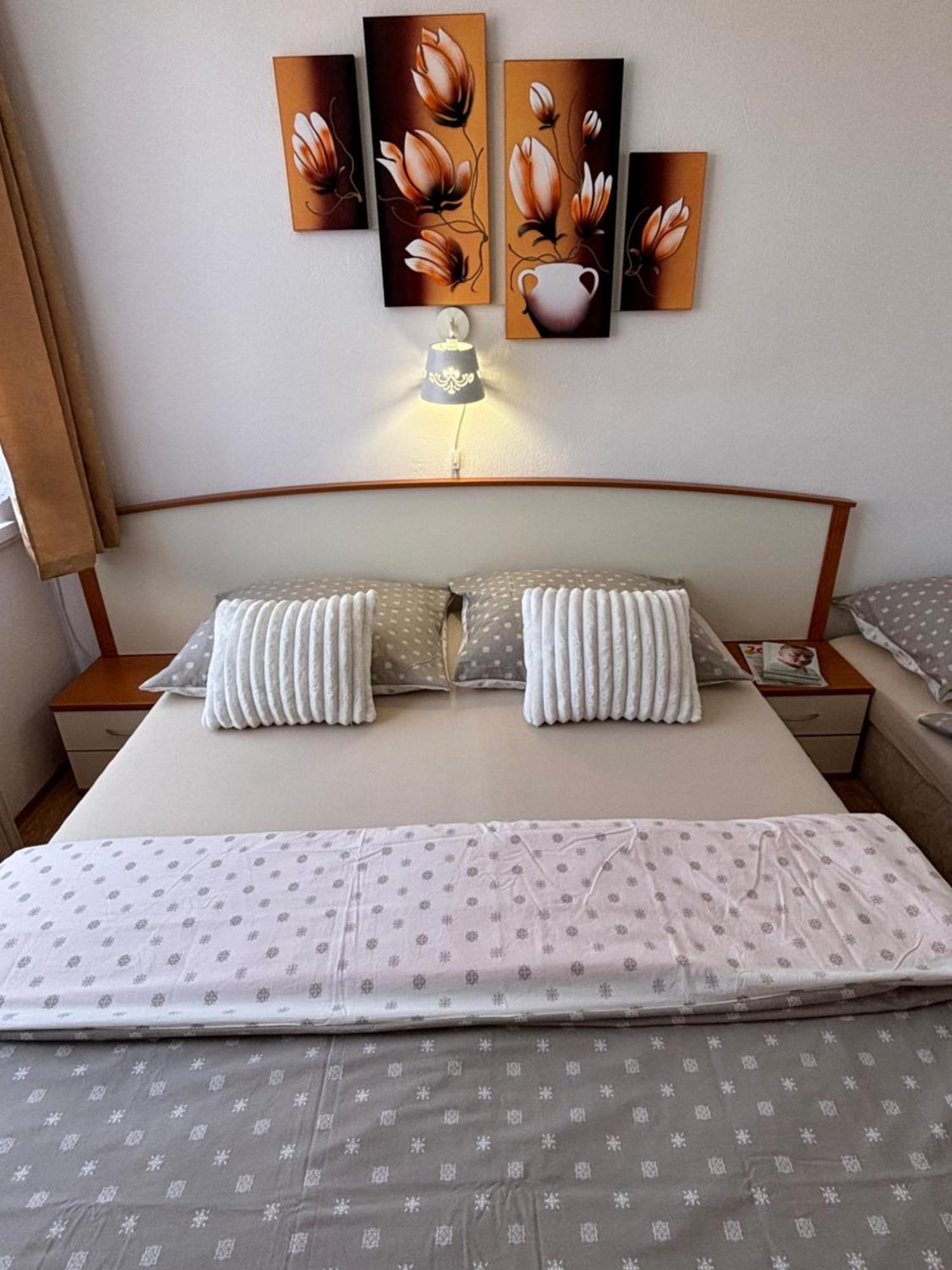 Apartmanovy Dom Grand Štúrovo Exterior foto