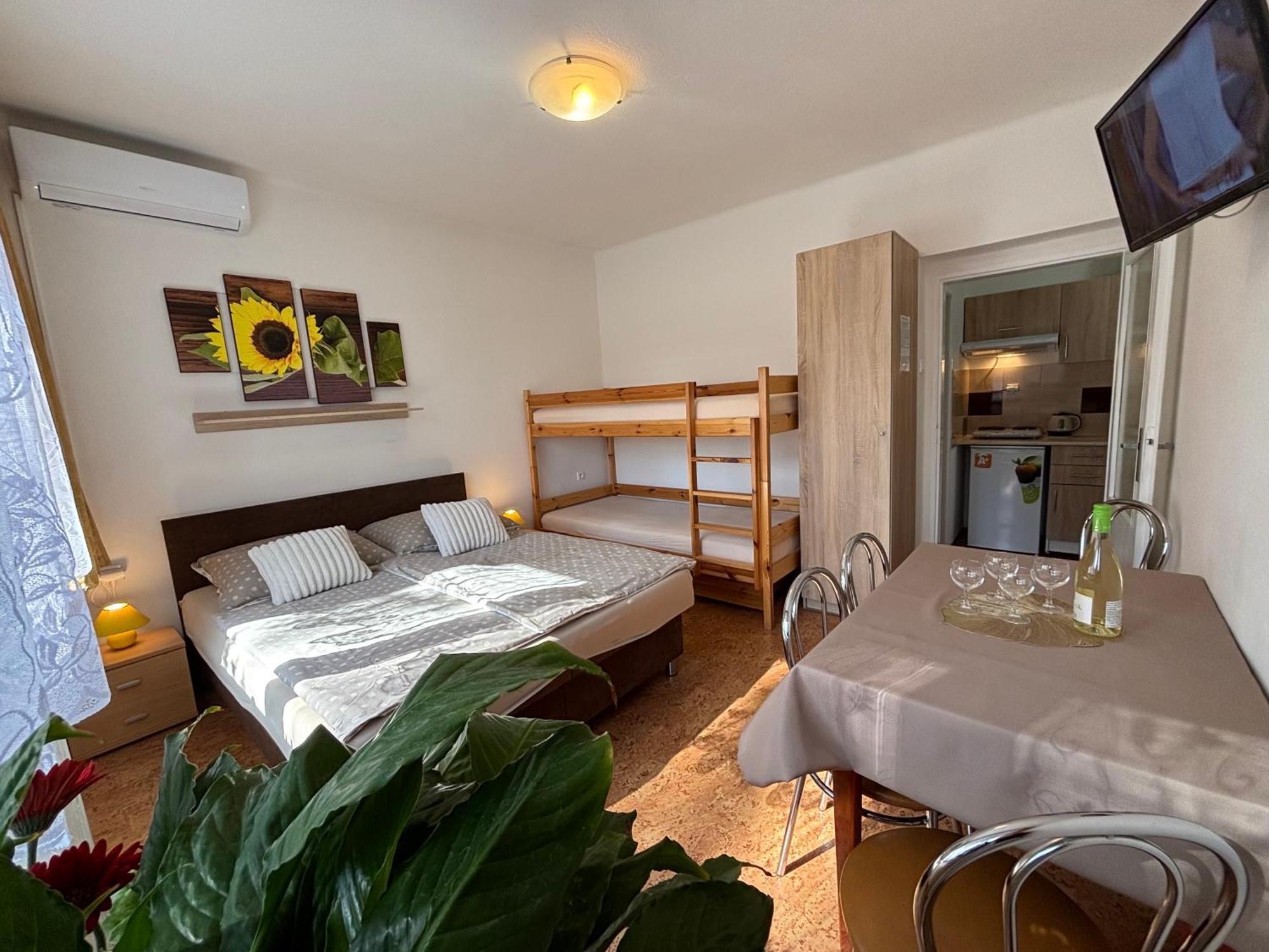 Apartmanovy Dom Grand Štúrovo Exterior foto