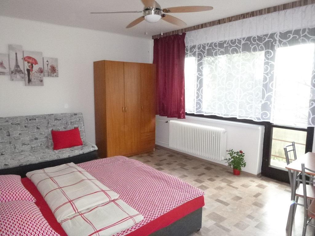 Apartmanovy Dom Grand Štúrovo Exterior foto