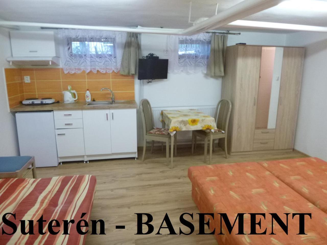 Apartmanovy Dom Grand Štúrovo Exterior foto